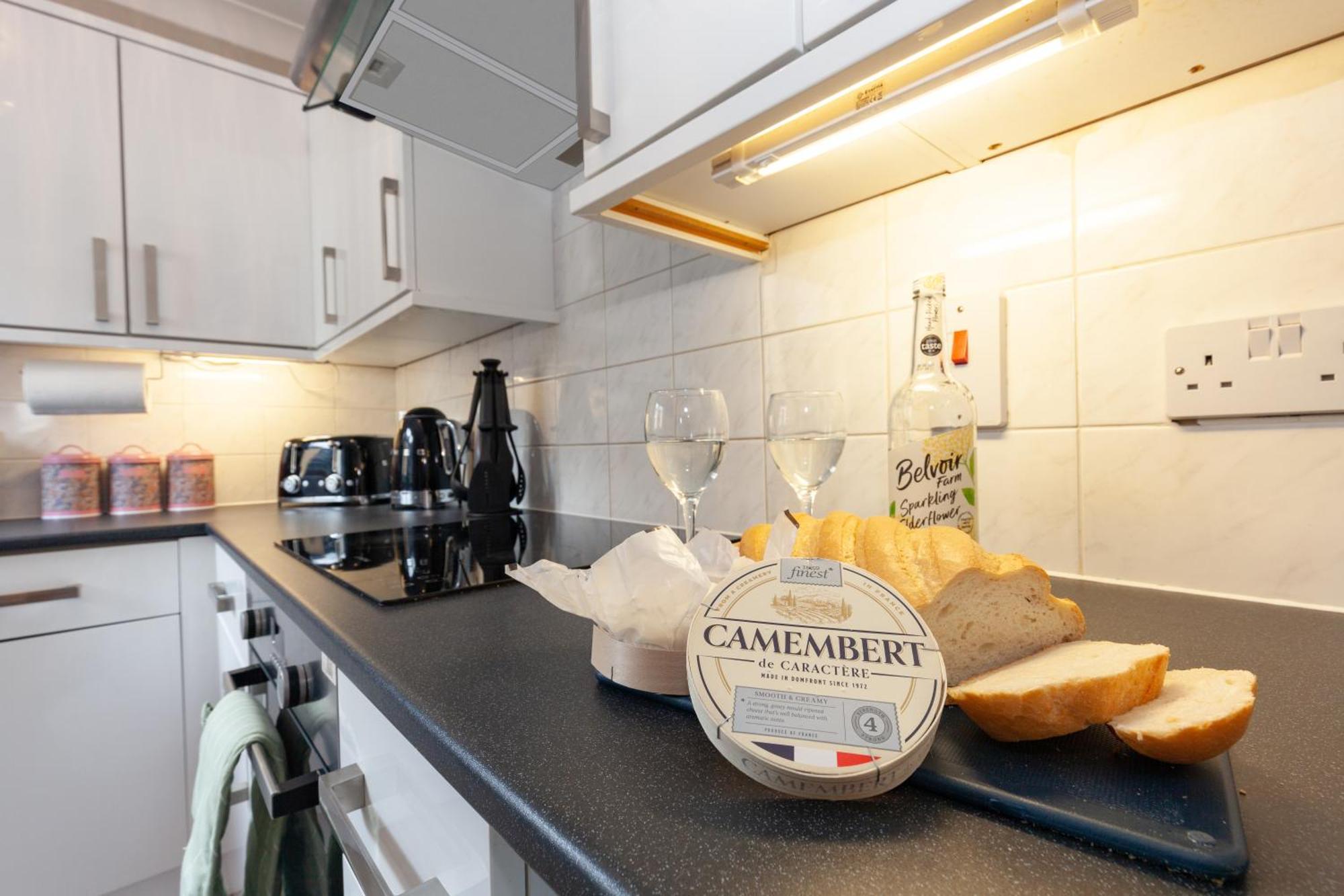 A Gem Nestled In The Heart Of Oxford With Parking! Apartment Bagian luar foto