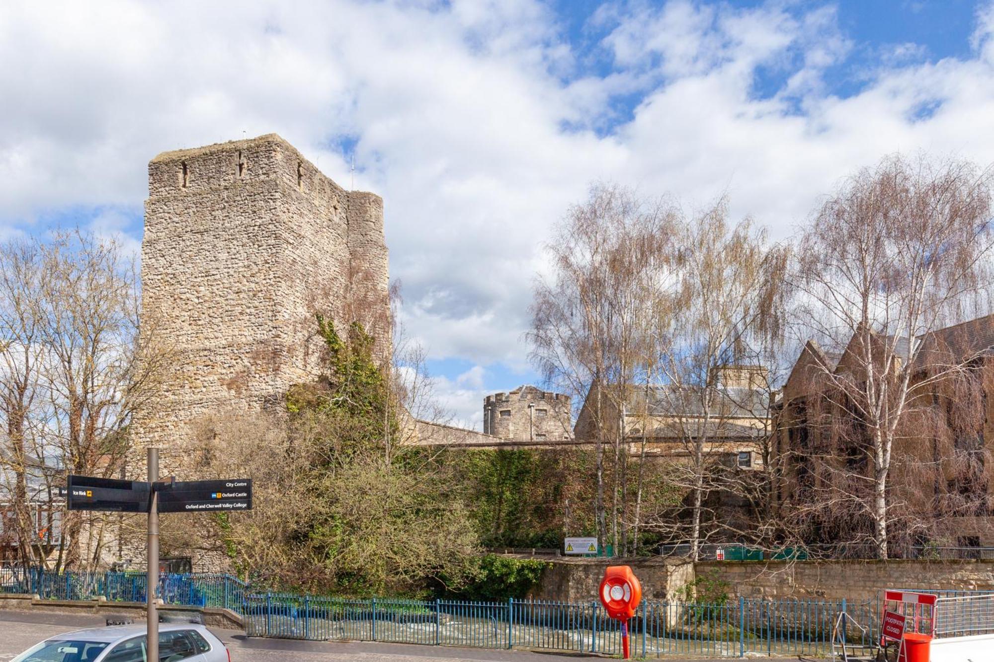 A Gem Nestled In The Heart Of Oxford With Parking! Apartment Bagian luar foto
