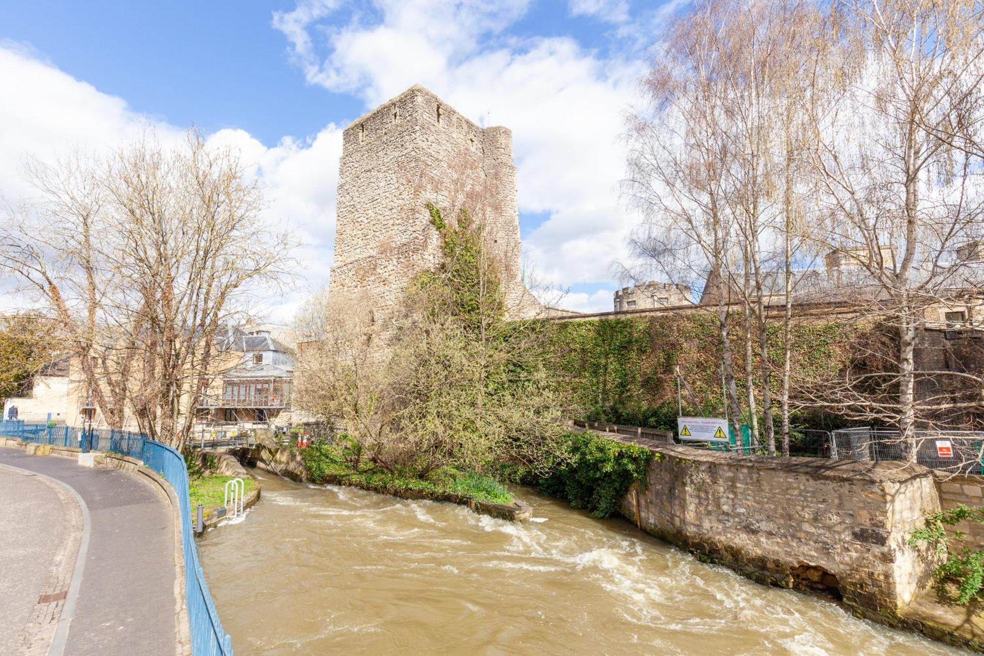 A Gem Nestled In The Heart Of Oxford With Parking! Apartment Bagian luar foto